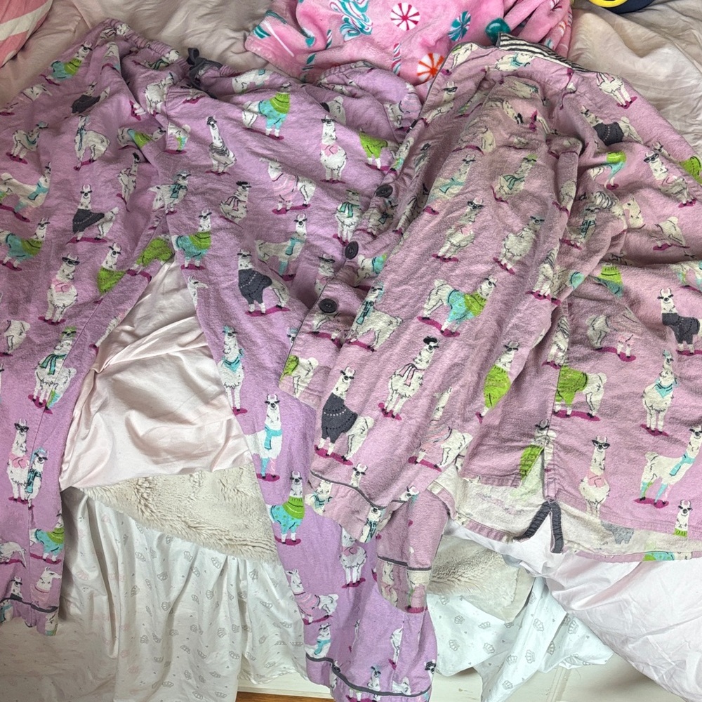 Women's Llama Print Pajama Set in Lavender